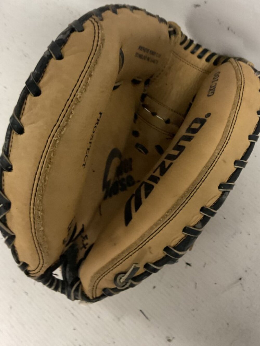Mizuno BB/SB.  Catchers glove